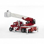 Camion de pompieri Mack Granite cu scara, pompa de apa si sirena, Bruder