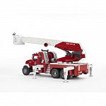 Camion de pompieri Mack Granite cu scara, pompa de apa si sirena, Bruder