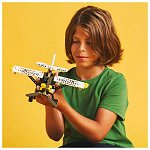 LEGO Technic - Avion pentru zone greu accesibile 42198
