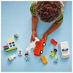 LEGO DUPLO - Ambulanta si sofer 10447