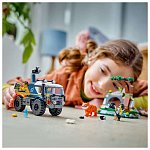 LEGO City - Camionul off-road al unui explorator al junglei 60426