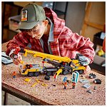 LEGO City - Macara mobila galbena de constructii 60409