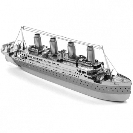 Macheta metalica MetalEarth, Titanic