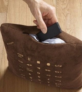 Perna telecomanda universala - Pillow Remote Control