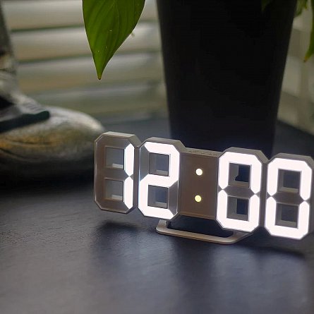 Ceas LED cu design minimalist - Borderless Clock, Satzuma