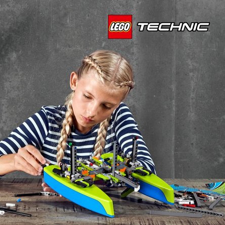 LEGO Technic - Catamaran 42105