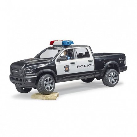 Camion de politie RAM 2500 cu politist si accesorii, Bruder