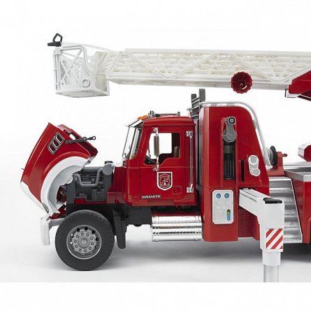 Camion de pompieri Mack Granite cu scara, pompa de apa si sirena, Bruder