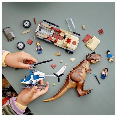 LEGO Jurassic World - Urmarirea Carnotaurusului 76941