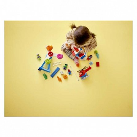 LEGO DUPLO: Aventura in Parcul de Distractii 10963