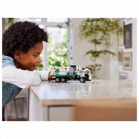 LEGO Technic - Camion de gunoi Mack LR Electric 42167