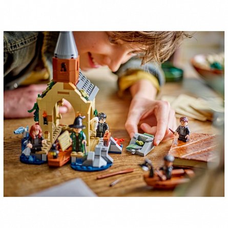 LEGO Harry Potter - Hangar pentru barci la Castelul Hogwarts 76426