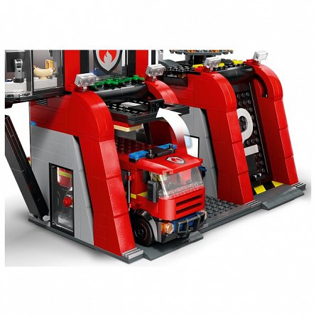 LEGO City - Statie si camion de pompieri 60414