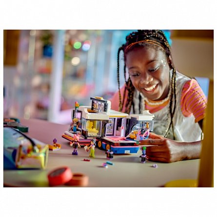 LEGO Friends - Autocar de turneu pentru staruri pop 42619