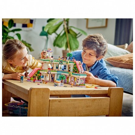 LEGO Friends - Mallul din orasul Heartlake 42604
