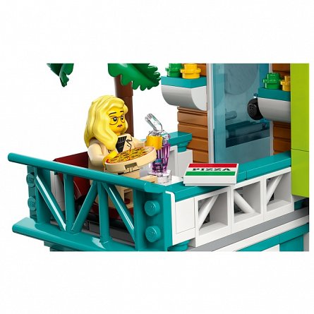 LEGO City - Centrul orasului 60380
