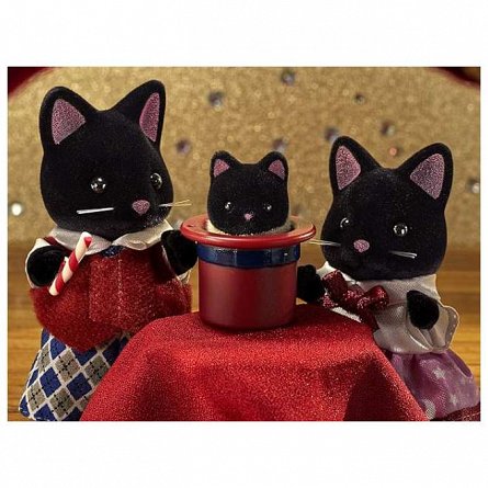 Figurine Sylvanian Families, Familia Pisicutelor Negre