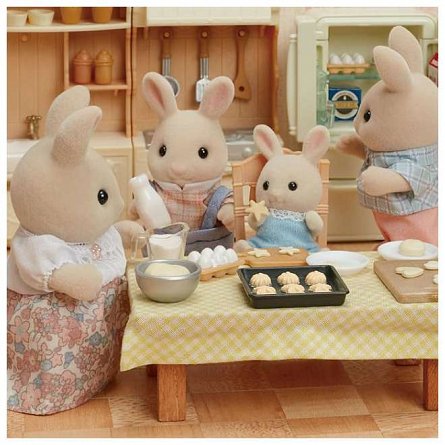 Figurine Sylvanian Families, Familia Iepurasilor Milk