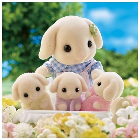 Figurine Sylvanian Families, Familia Iepurasilor Flora