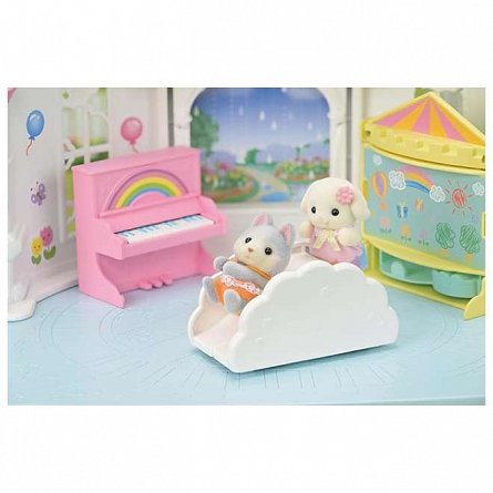 Figurine Sylvanian Families, Loc De Joaca Castel Culori Vesele