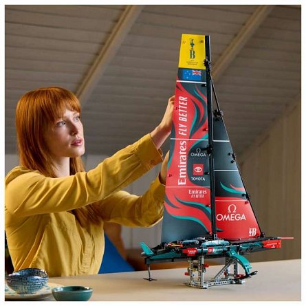 LEGO Technic - Iahtul Emirates Team New Zealand AC75 42174