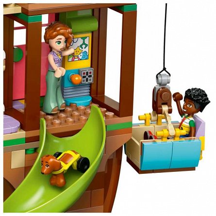 LEGO Friends - Momente cu prietenii la casa din copac 42652