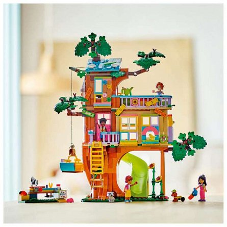 LEGO Friends - Momente cu prietenii la casa din copac 42652