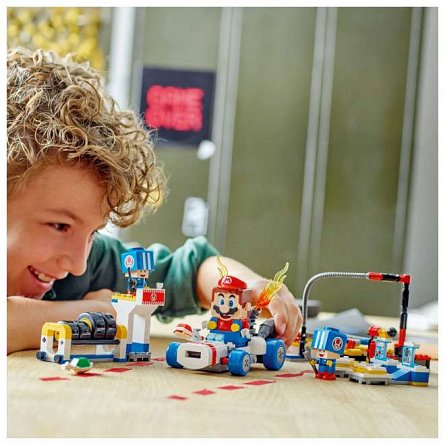 LEGO Super Mario - Mario Kart, Garajul lui Toad 72035