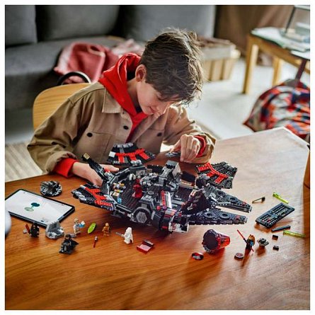 LEGO Star Wars - Falcon intunecat 75389