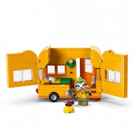 LEGO Animal Crossing - Caravana si magazinul de gradinarit al lui Leif 77054
