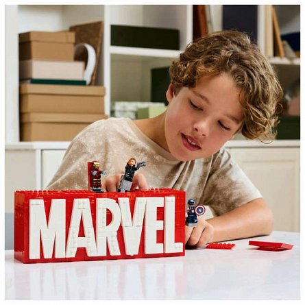 LEGO Marvel Super Heroes - Sigla si minifigurine Marvel 76313