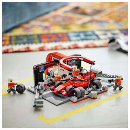 LEGO City - Boxa si mecanici F1 cu masina Ferrari 60443