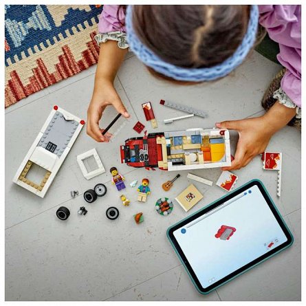 LEGO City - Rulota pentru aventuri de vacanta 60454