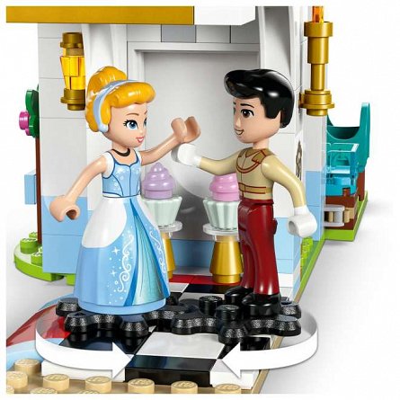 LEGO Disney - Castelul si caleasca Cenusaresei 43275
