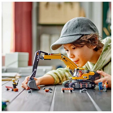 LEGO City - Excavator galben de constructii 60420