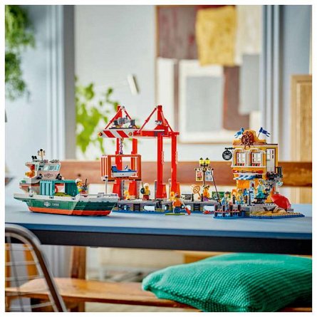 LEGO City - Port si nava de transport marfa 60422