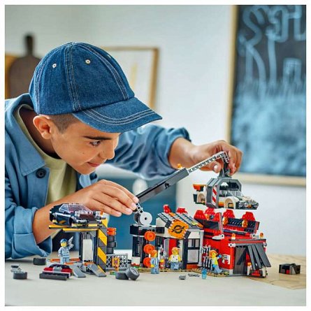 LEGO City - Cimitir de masini vechi 60472